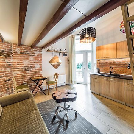 Studio Z Ogrodem Przy Starej Zajezdni Krakau Exterior foto