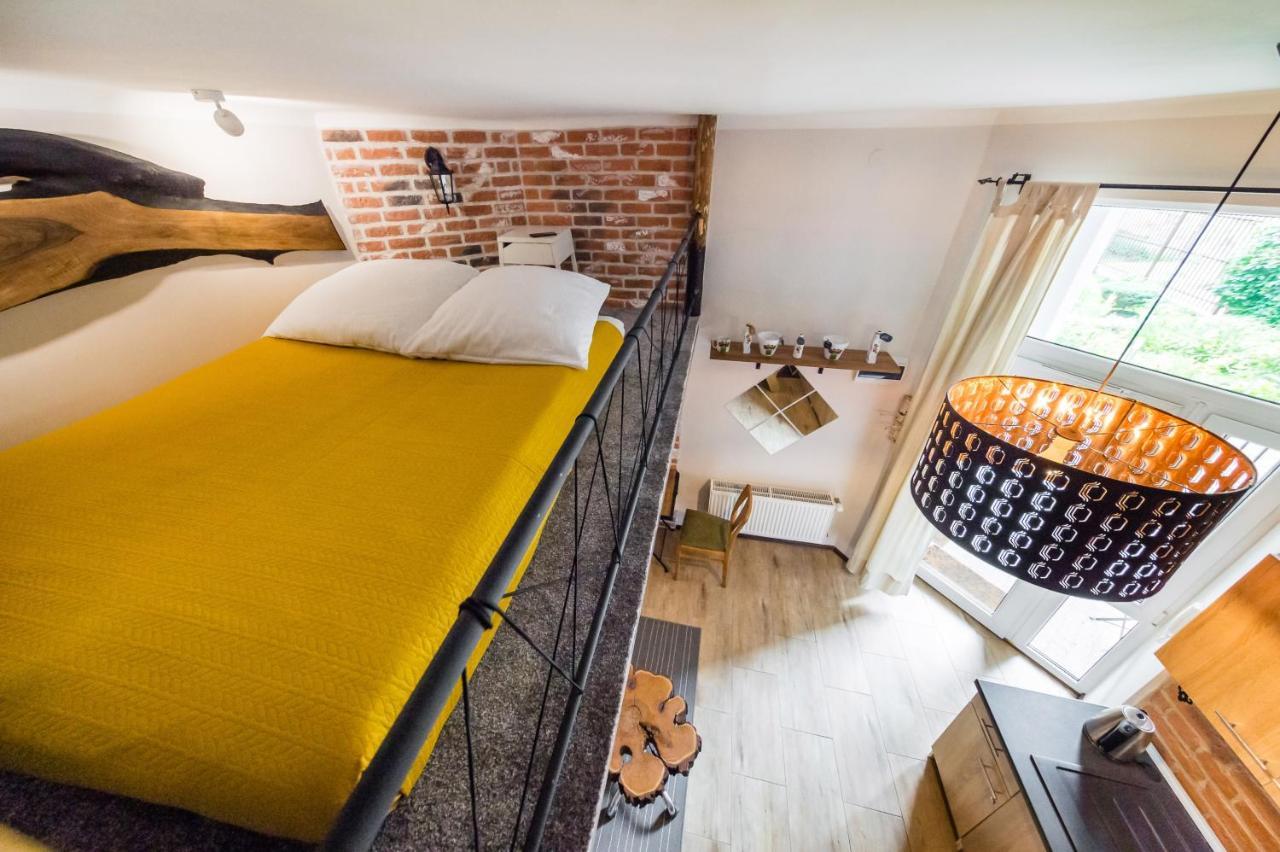 Studio Z Ogrodem Przy Starej Zajezdni Krakau Exterior foto